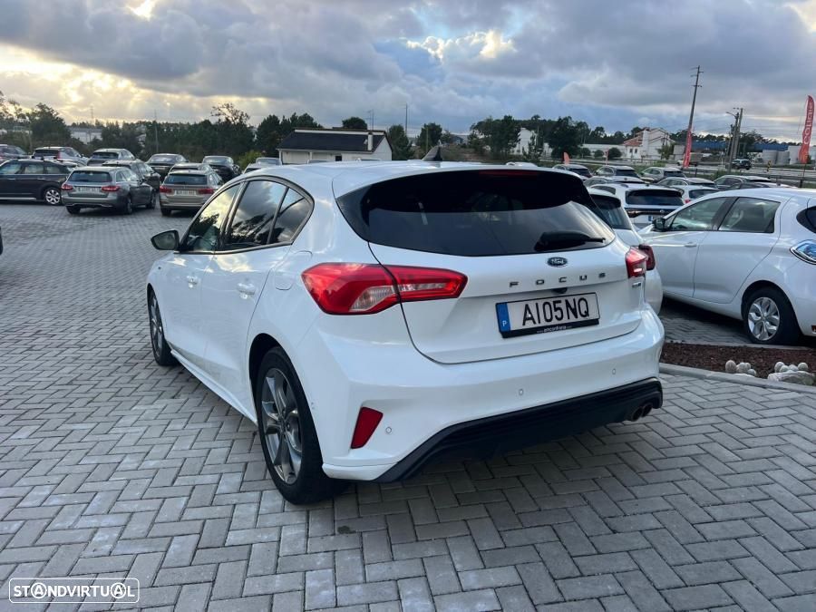 Ford Focus 1.0 EcoBoost MHEV ST-Line - 2