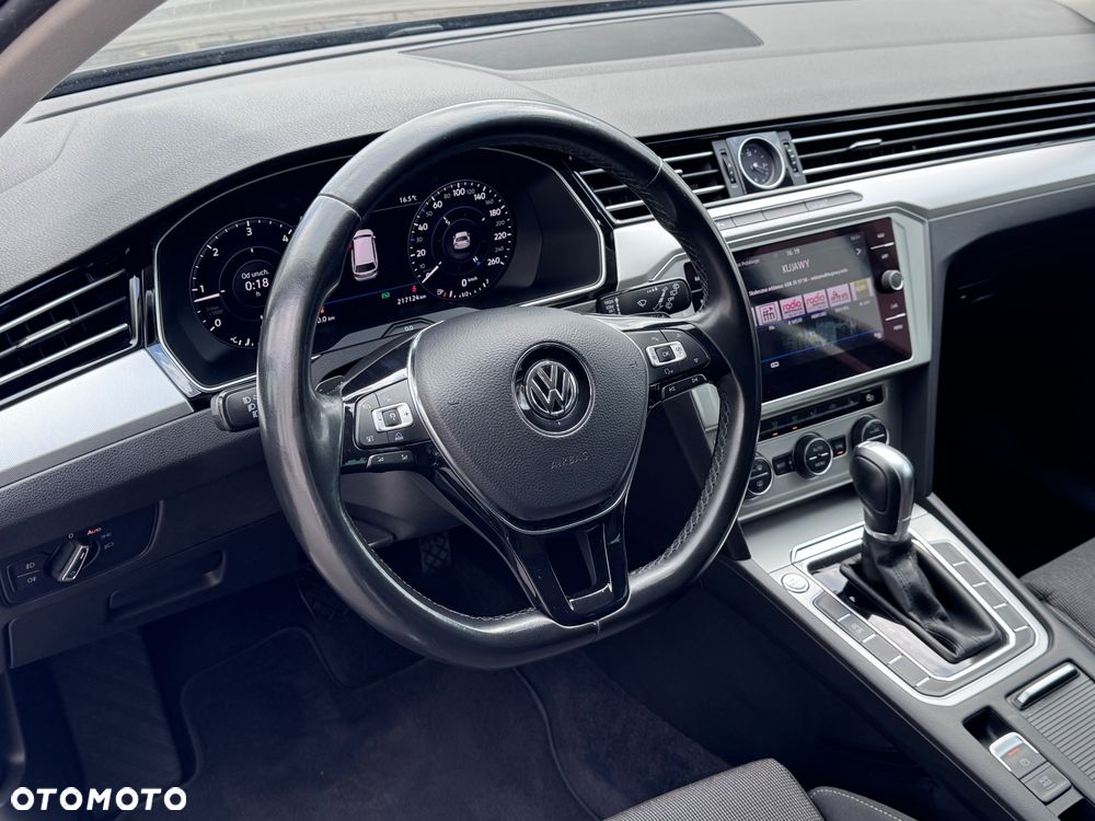 Volkswagen Passat 2.0 TDI SCR DSG - 37