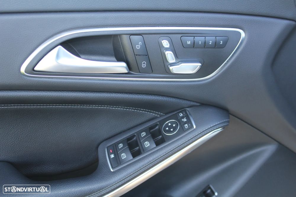 Mercedes-Benz CLA 45 AMG 4Matic Speedshift DCT 7G Night Edition - 11