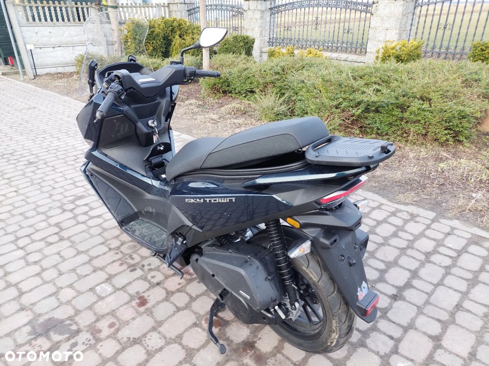 Kymco Skytown - 4