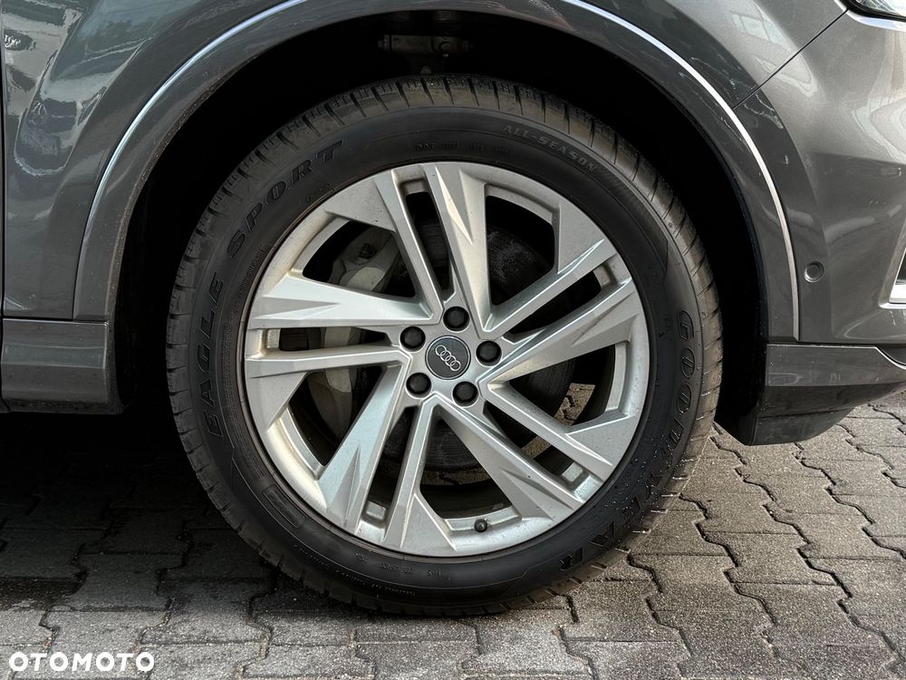 Audi Q7 55 TFSI quattro tiptronic - 11