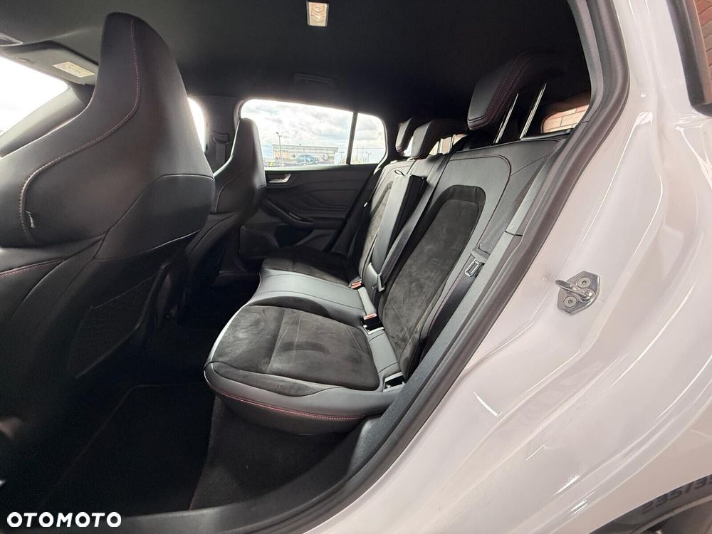 Ford Focus 2.3 EcoBoost ST X - 11