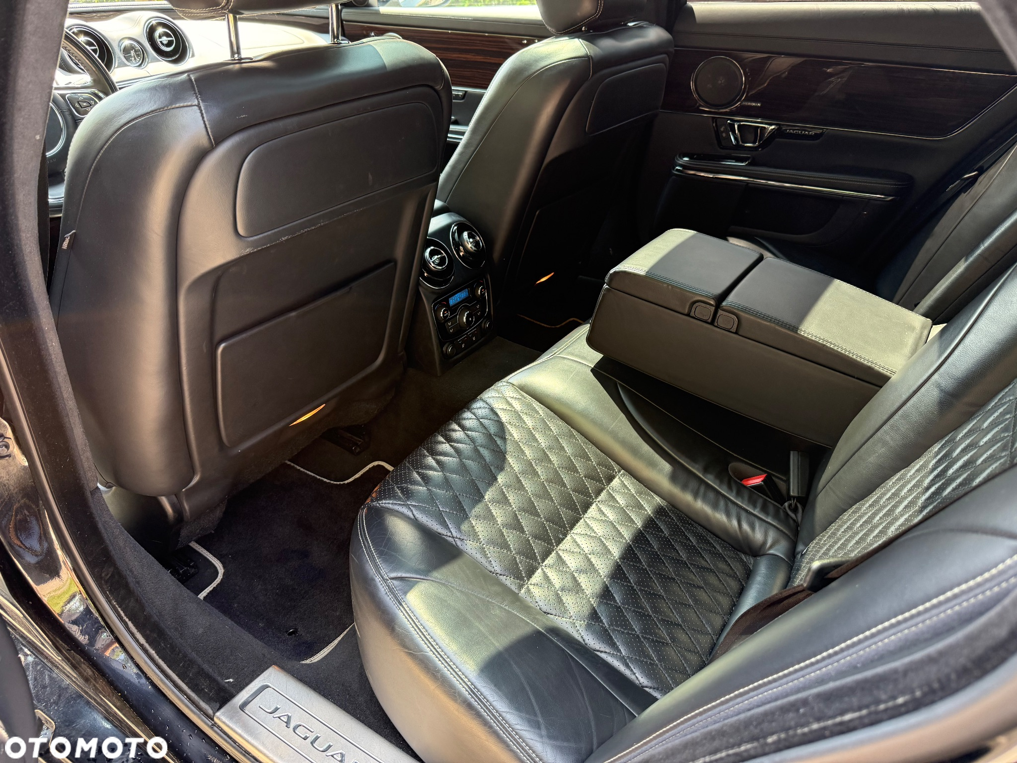 Jaguar XJ 3.0 V6 Diesel Portfolio - 16