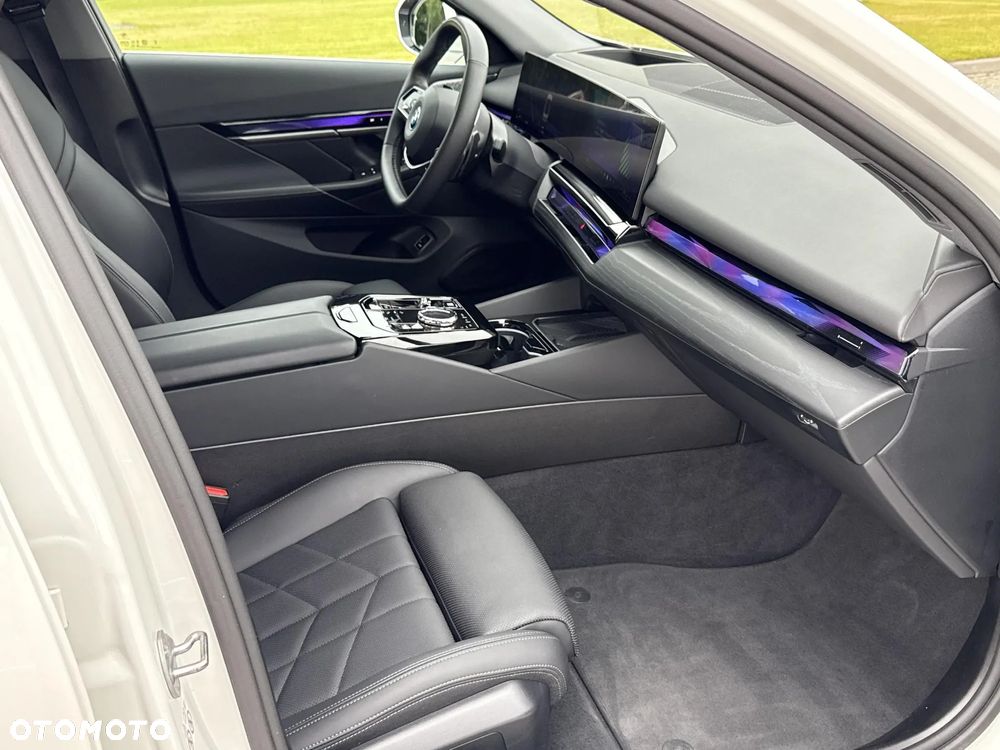 BMW Seria 5 530e xDrive PHEV - 15