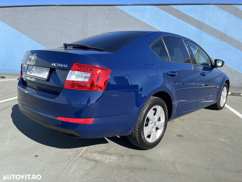 Skoda Octavia 1.6 TDI DSG Style - 4