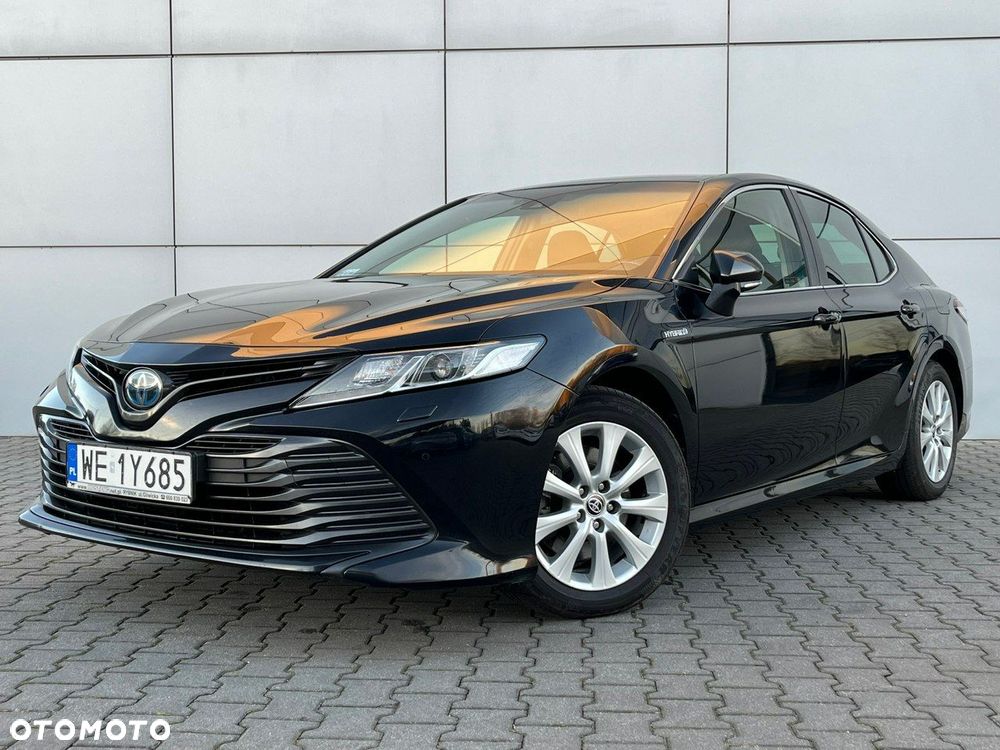 Toyota Camry - 1