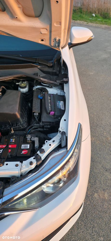 Toyota Auris 1.33 VVT-i Premium Comfort - 26