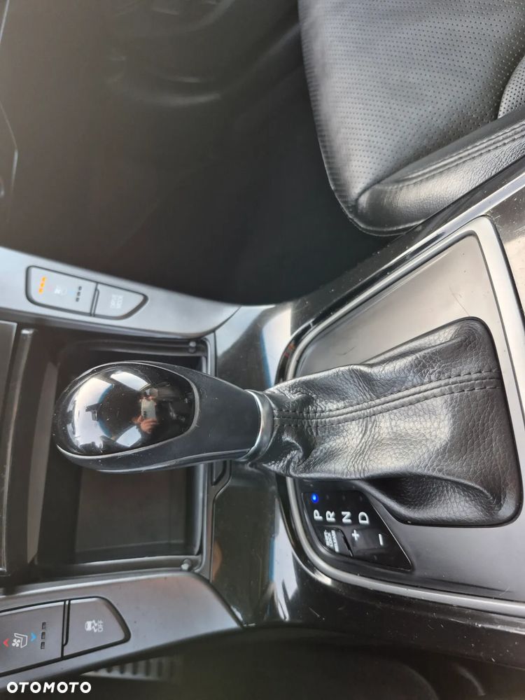 Hyundai i40 Kombi 1.7 CRDi DCT Premium - 23