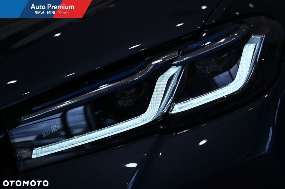 BMW Seria 5 540i xDrive mHEV - 23