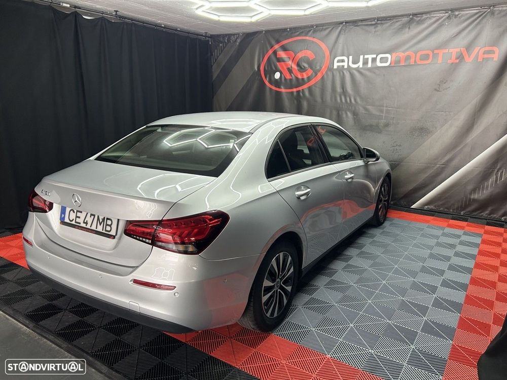 Mercedes-Benz A 180 Limousine - 4