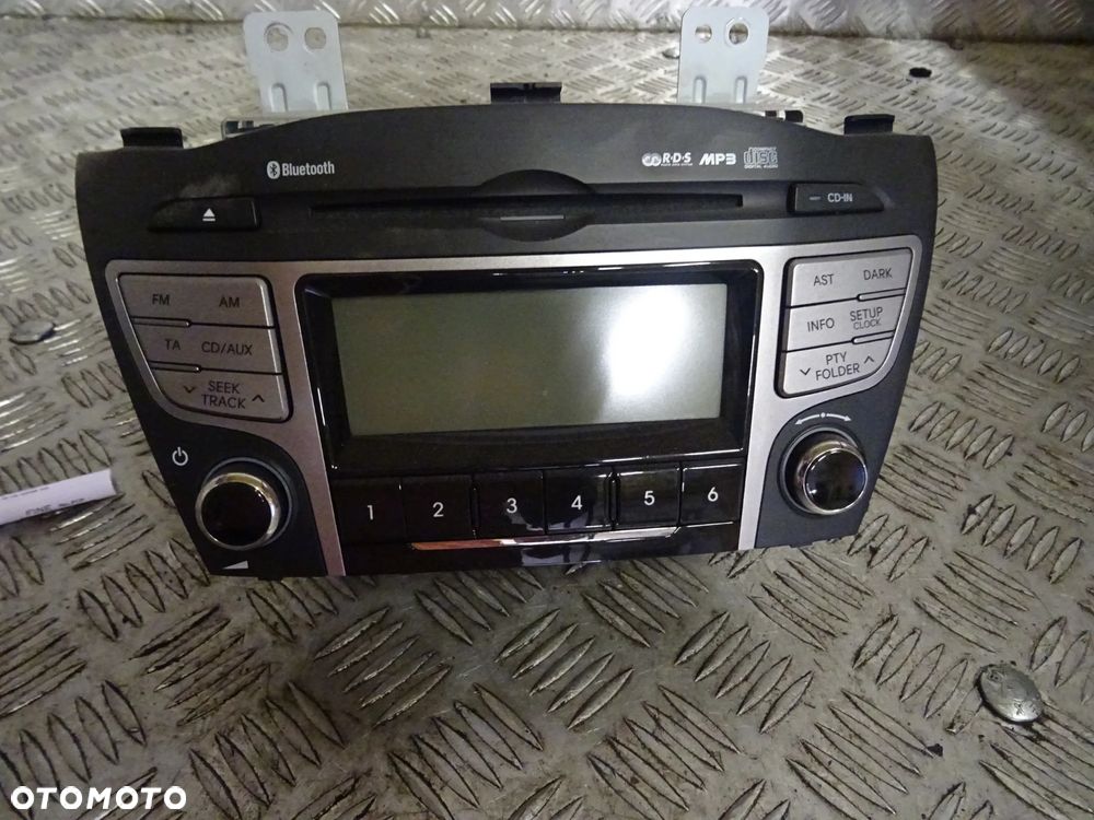 HYUNDAI TUCSON I 04-10 RADIO FABRYCZNE - 1