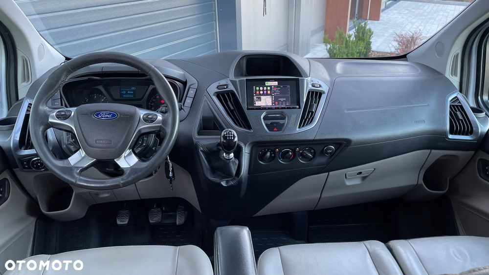 Ford Tourneo Custom - 11