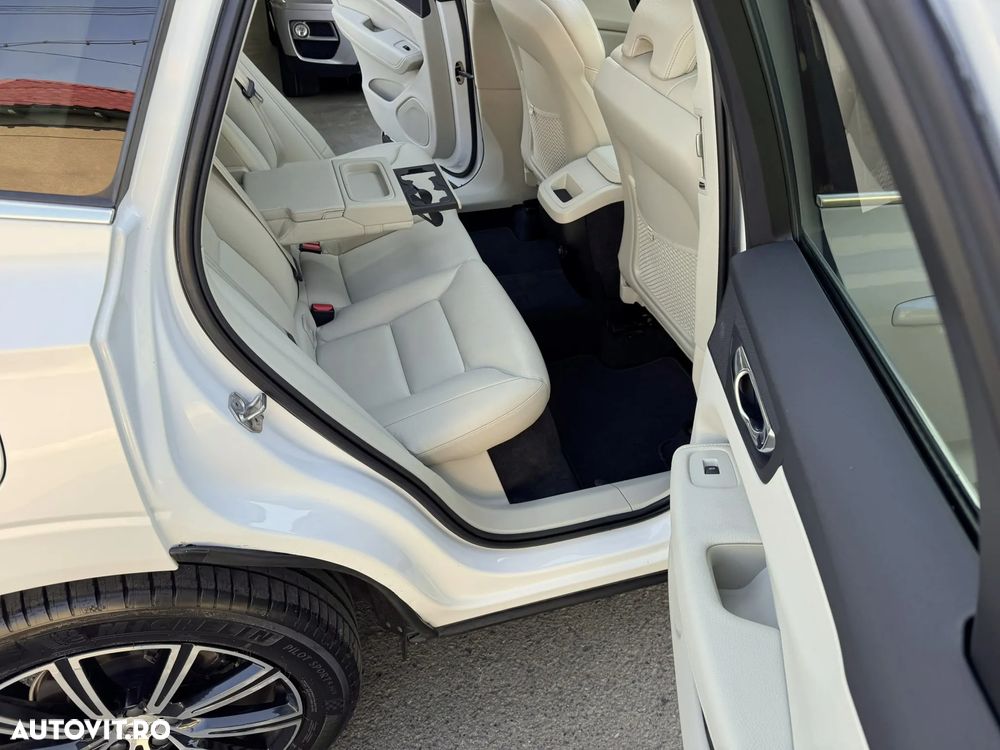 Volvo XC 60 - 24