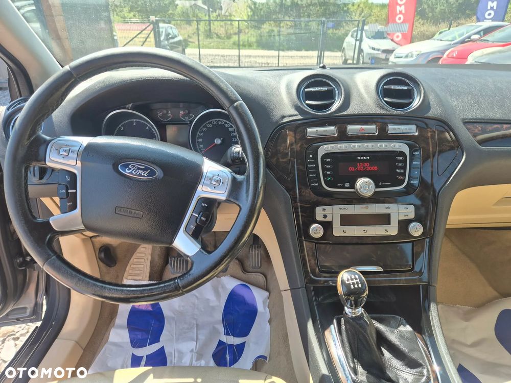 Ford Mondeo 2.0 TDCi Titanium - 16