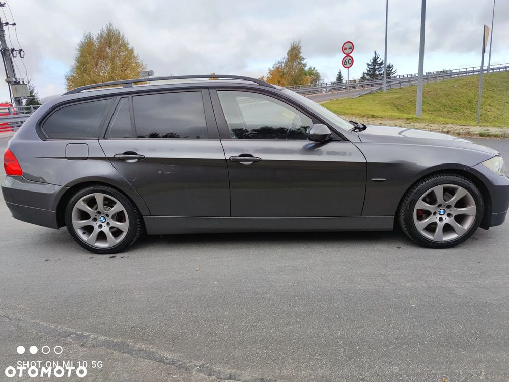 BMW Seria 3 320i - 7