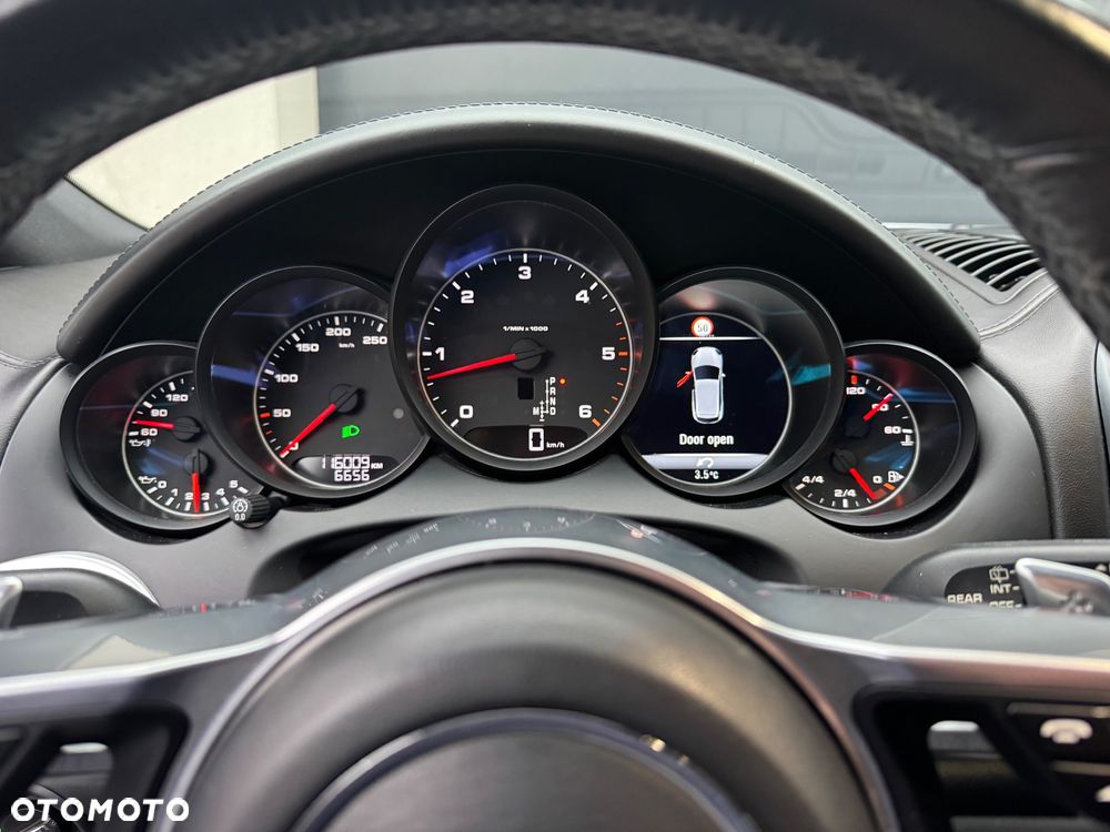 Porsche Cayenne - 19