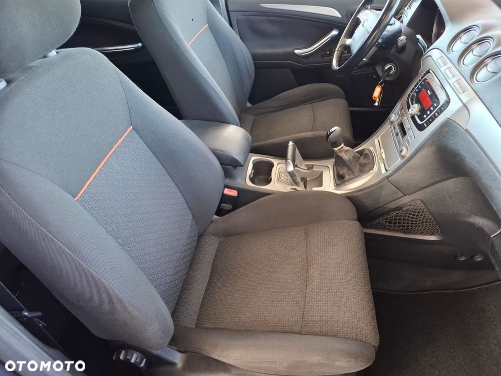 Ford S-Max 2.0 Titanium - 36