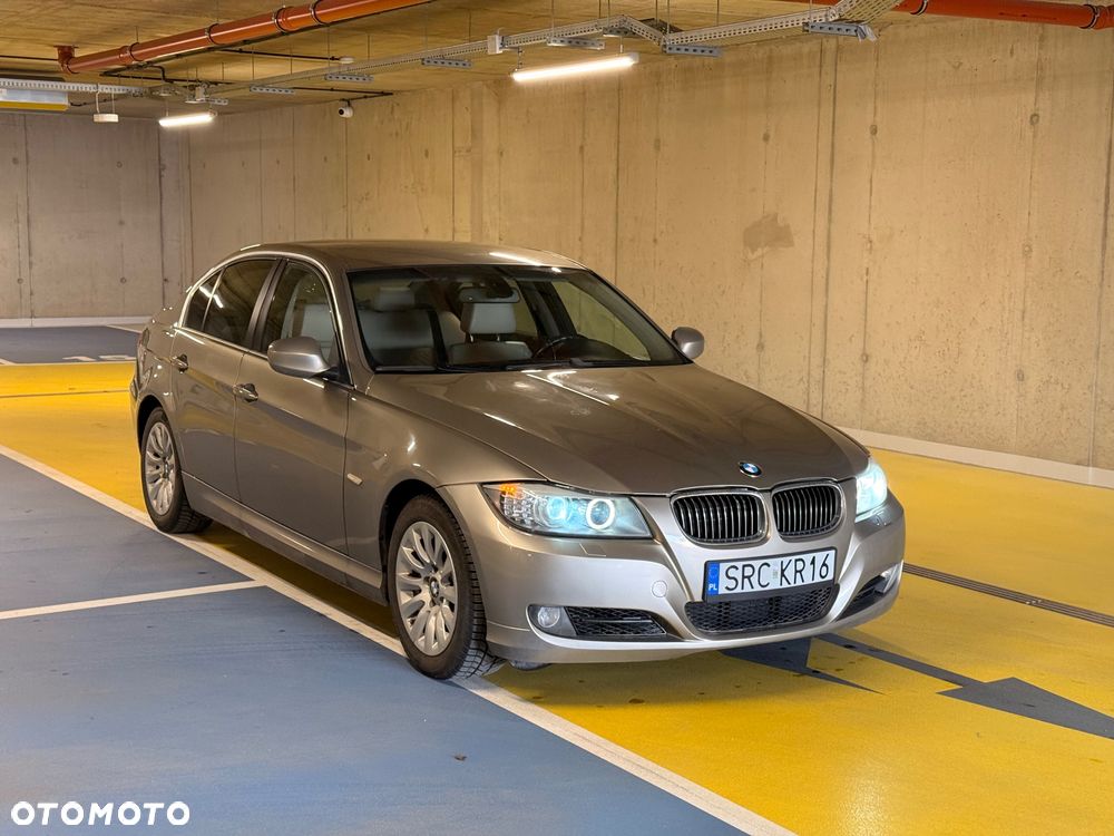 BMW Seria 3 325i - 2