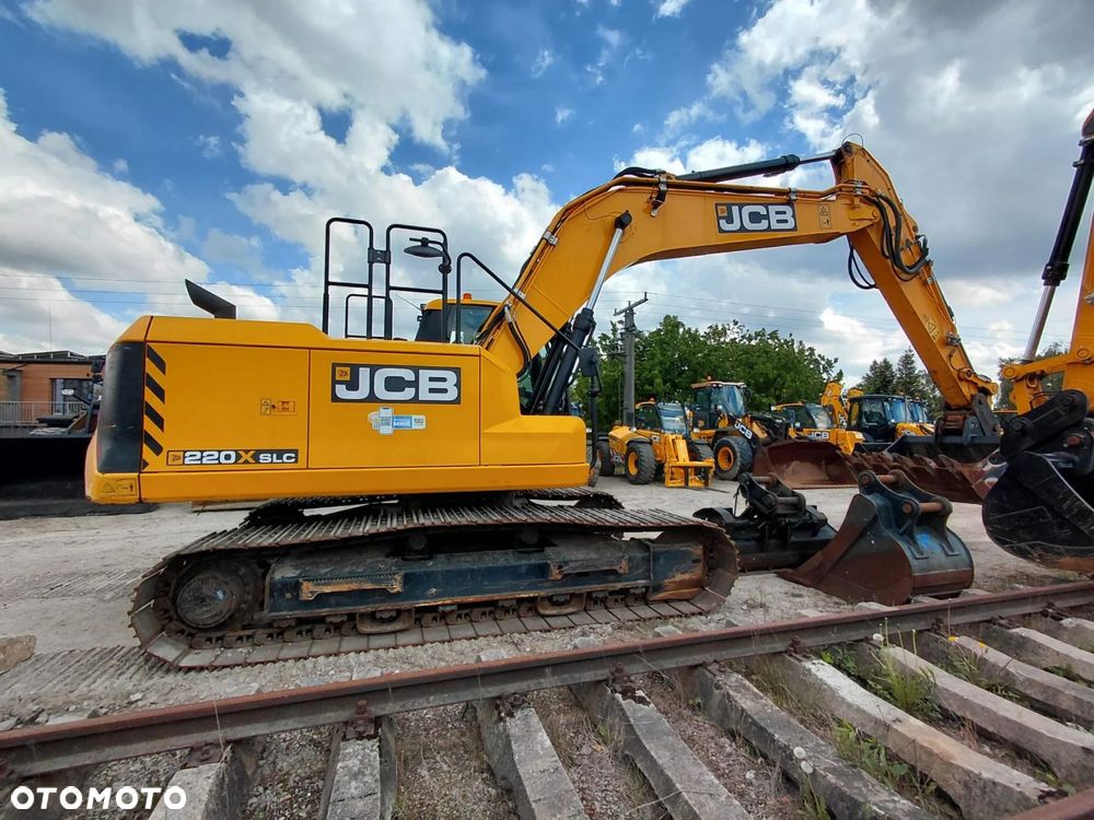 JCB 220X - 9