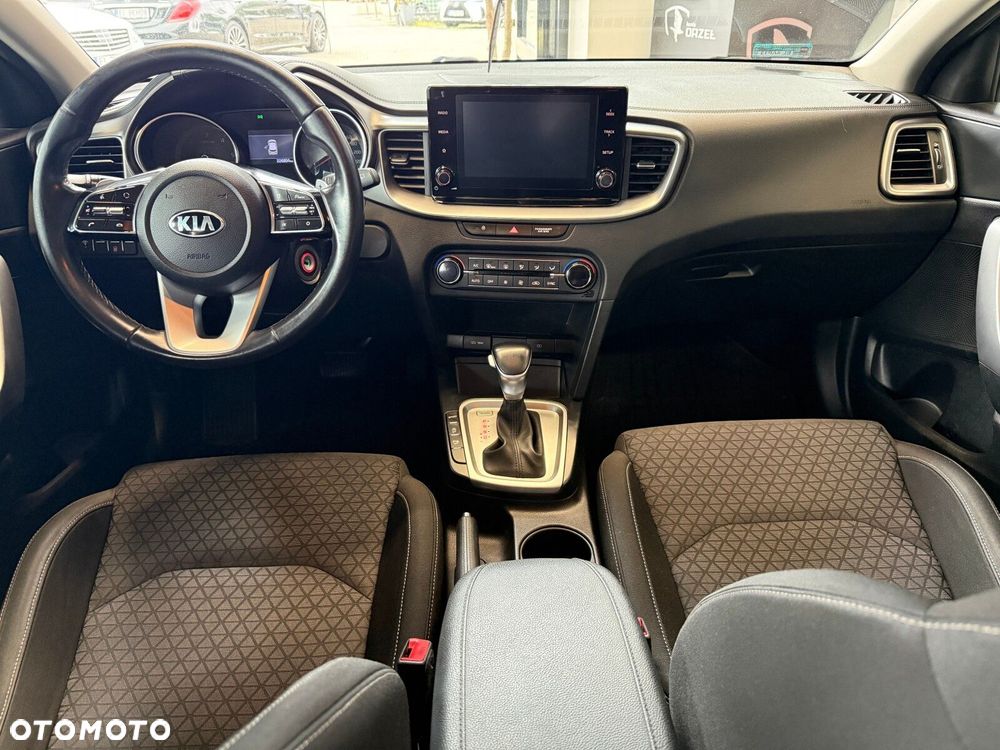 Kia Ceed - 16