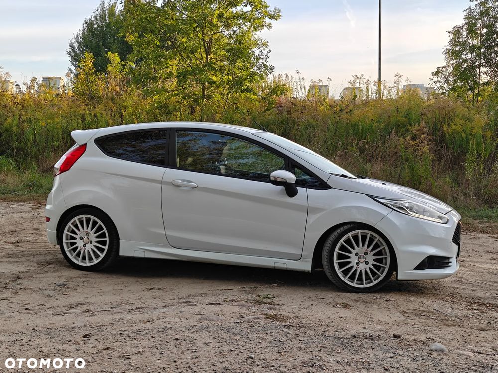 Ford Fiesta ST - 2