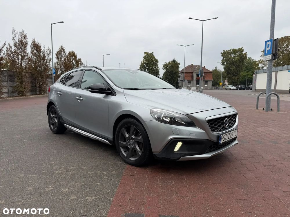 Volvo V40 Cross Country - 32