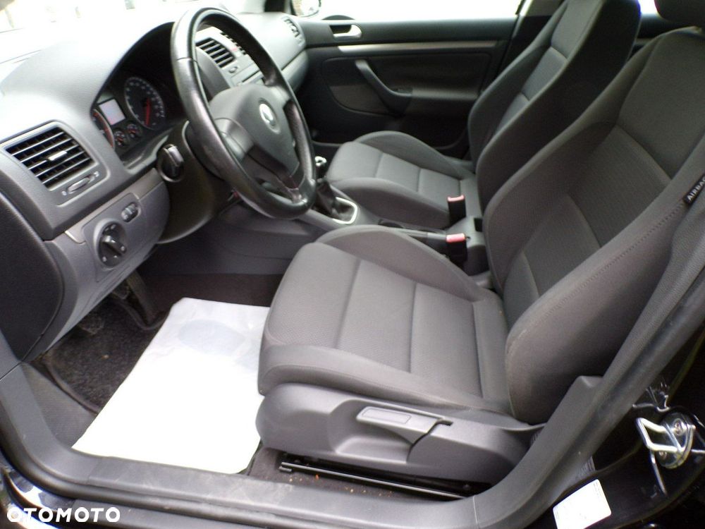 Volkswagen Golf - 26