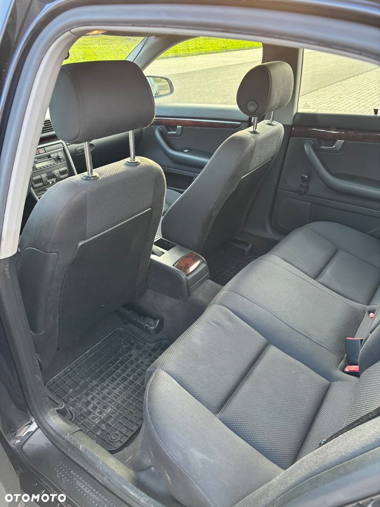 Audi A4 Limousine - 13