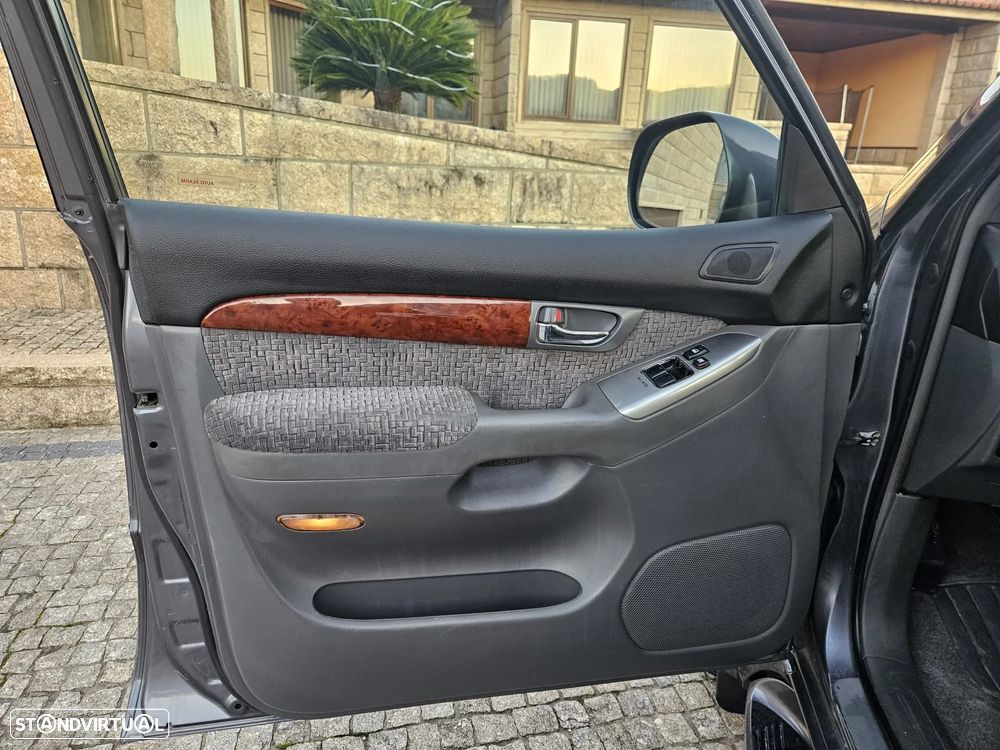 Toyota Land Cruiser 3.0 D-4D - 11