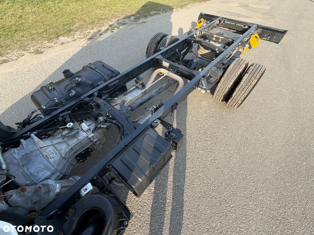 Nissan NT400 * CABSTAR * 2.5 / 125KM * Rama do zabudowy * Rozstaw osi: 3.7m * - 17