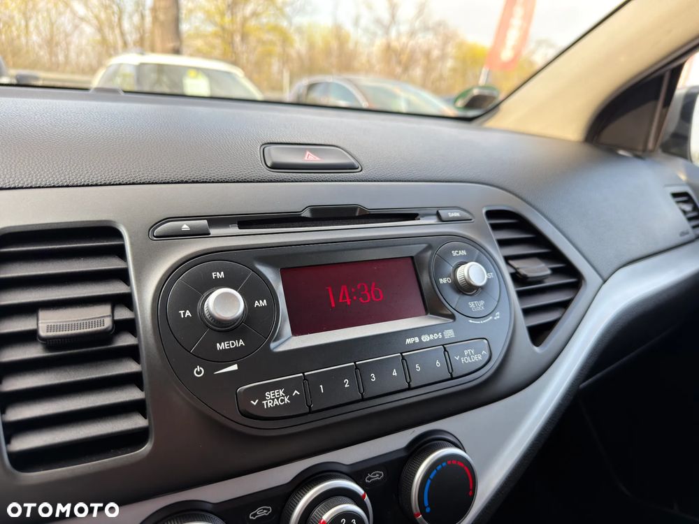 Kia Picanto 1.0 Fifa World Cup Edition - 17