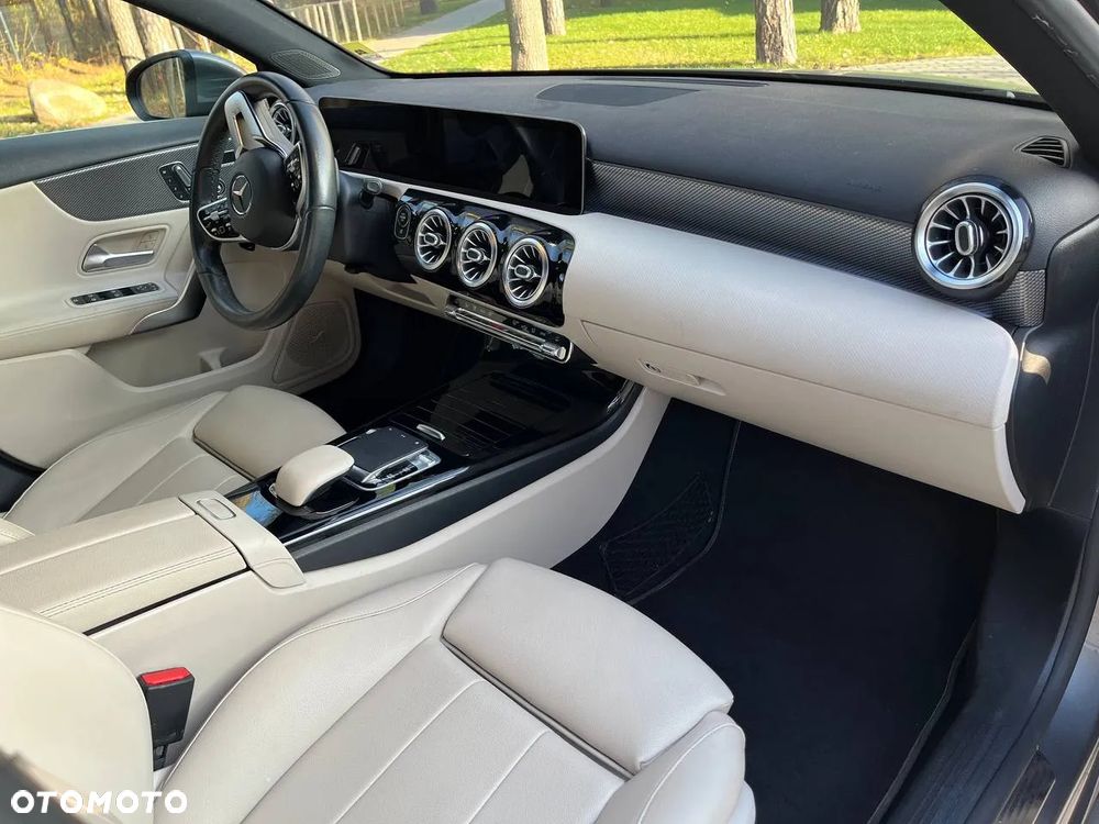 Mercedes-Benz Klasa A 200 7G-DCT - 16