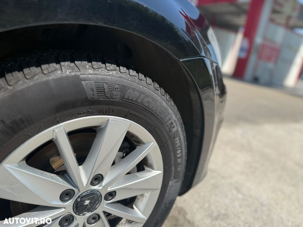 Volkswagen Golf 1.6 TDI DPF BMT DSG Comfortline - 6