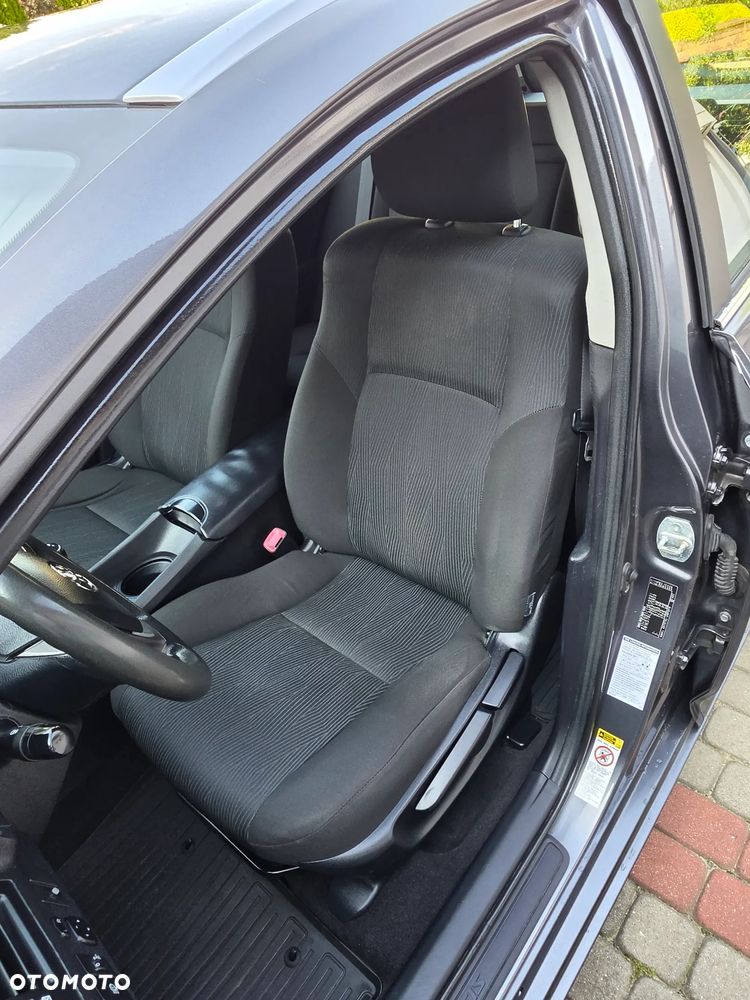 Toyota Avensis 2.0 D-4D - 8