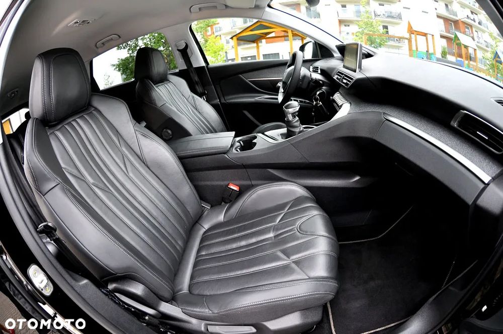 Peugeot 5008 1.5 BlueHDi Allure Pack S&S - 23