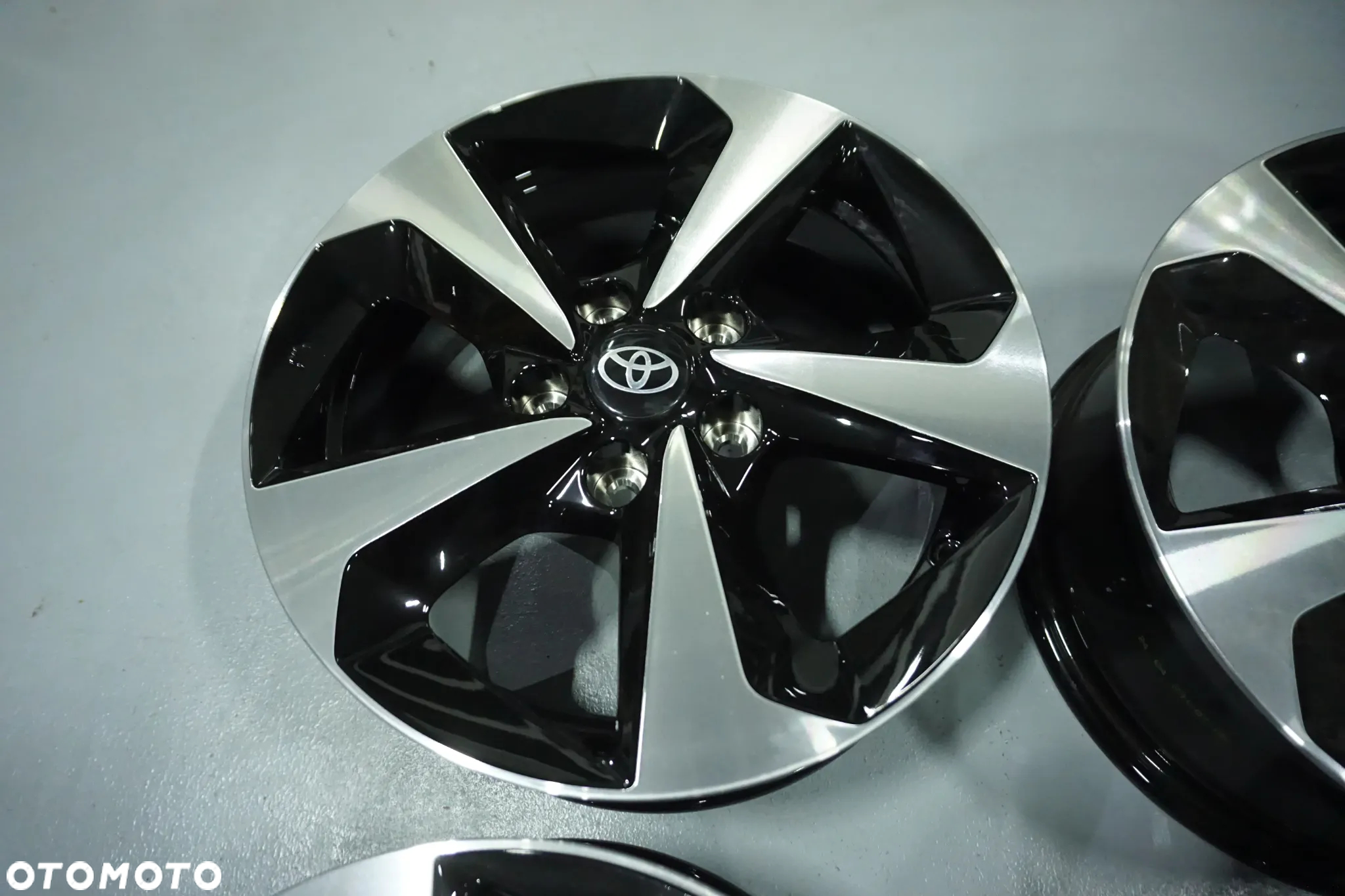 FELGI ALUMINIOWE 16 TOYOTA AURIS RAV 4 CAMRY 4 AVENSIS YARIS CROSS COROLLA  CH R 5X114,3 - 3