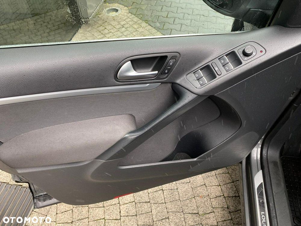 Volkswagen Tiguan - 17
