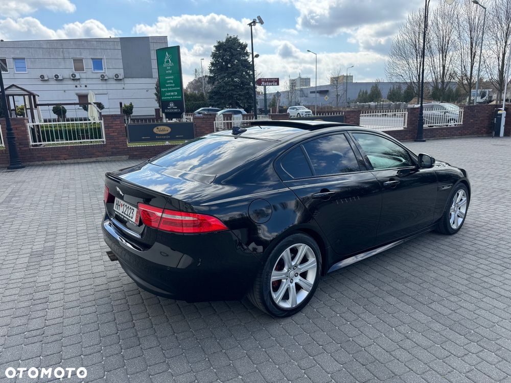 Jaguar XE D200 R-Dynamic SE - 8