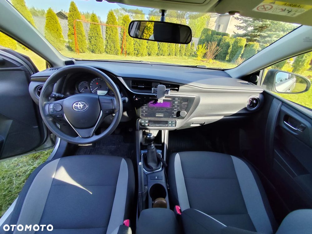 Toyota Auris 1.6 Active - 9