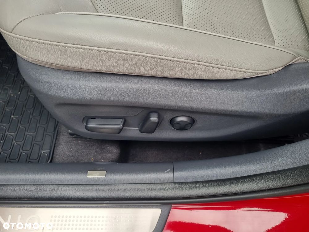 Hyundai IONIQ Hybrid Premium - 27