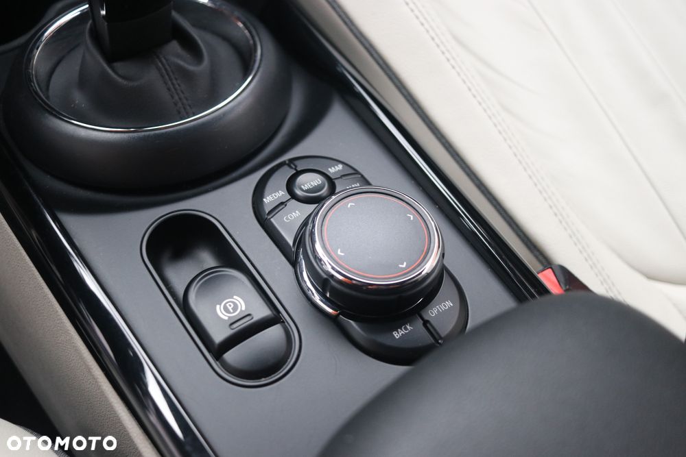 MINI Clubman Cooper SD - 17