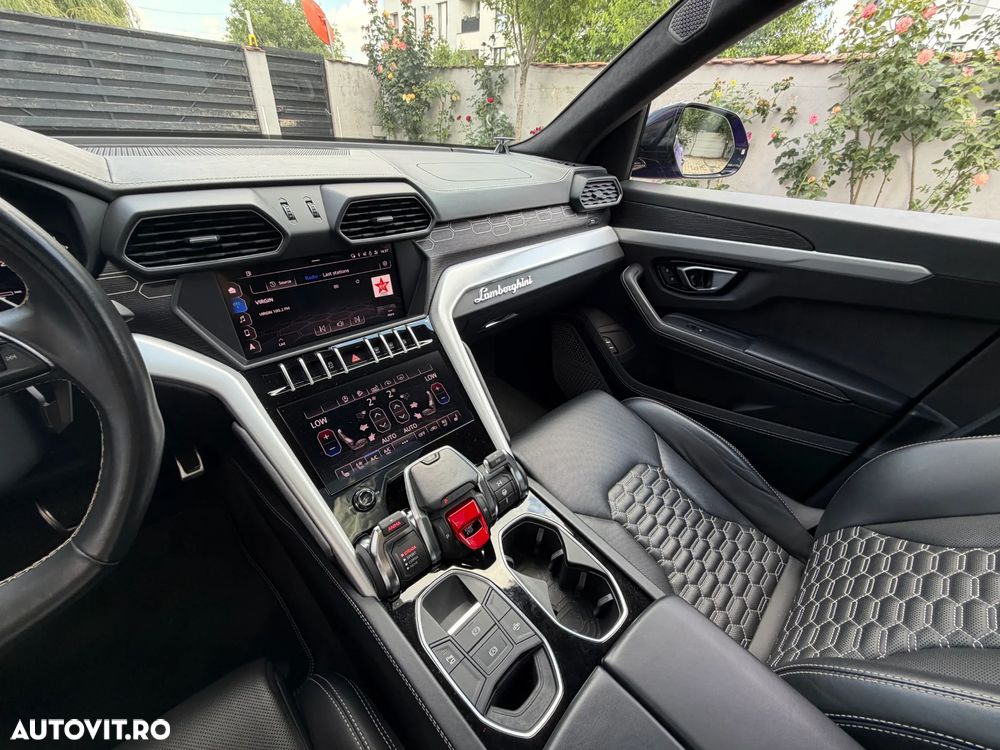 Lamborghini URUS - 13