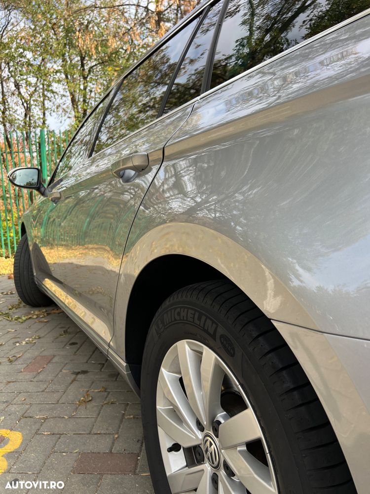 Volkswagen Passat 2.0 TDI DSG Trendline - 16