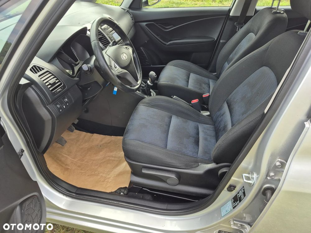Hyundai ix20 1.4 Comfort - 19