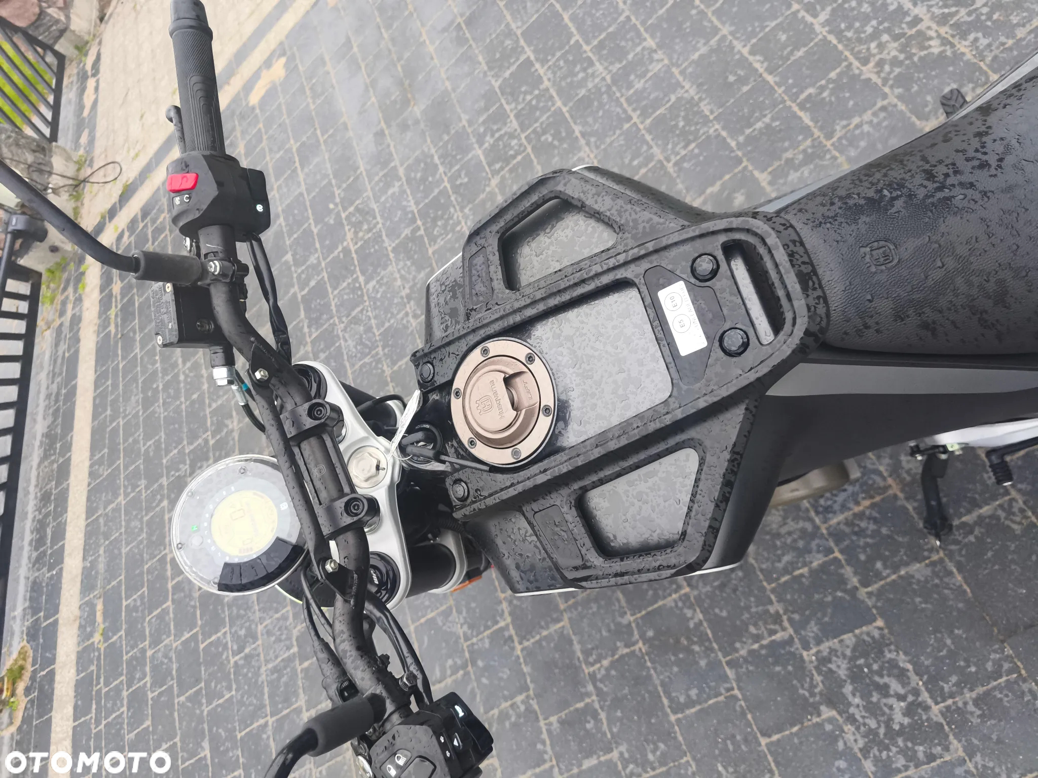 Husqvarna Svartpilen - 8