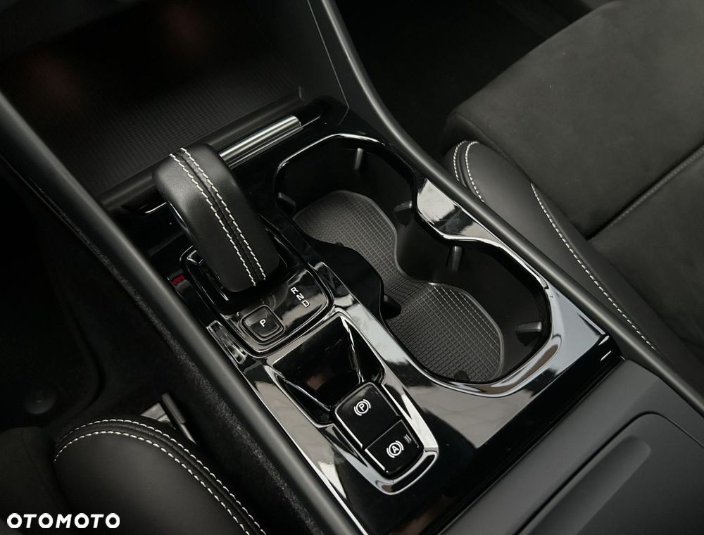 Volvo XC 40 B4 B R-Design - 29