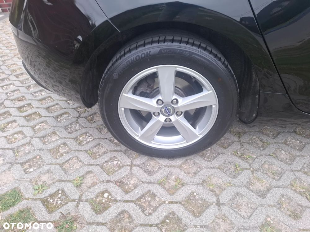 Volvo V40 D2 Kinetic - 19