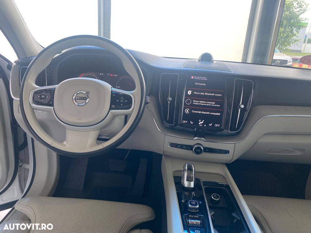Volvo XC 60 T8 Twin Engine AWD Inscription - 11
