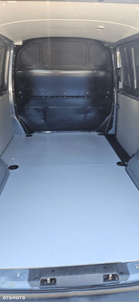 Volkswagen Transporter - 14