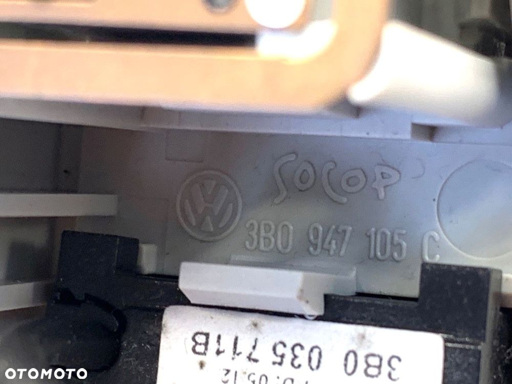 LAMPA SUFITOWA  SEAT IBIZA IV SC (6J1, 6P5) 2008 - 2018 1.2 TDI 55 kW [75 KM] olej napędowy 2010 - - 4